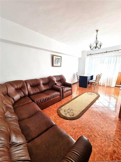 Apartament cu 4 camere decomandat, mobilat în Ultracentral
