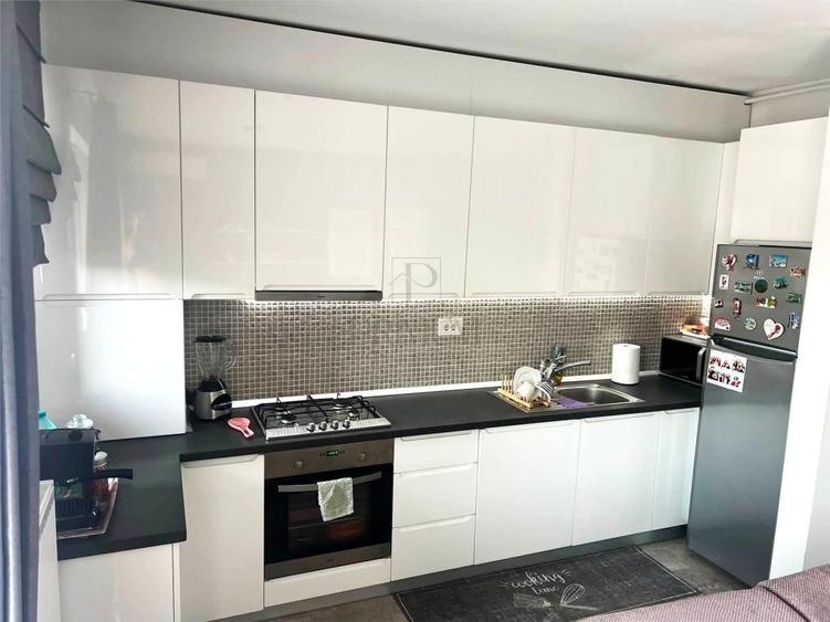Apartament cu 3 camere decomandat în Aradului