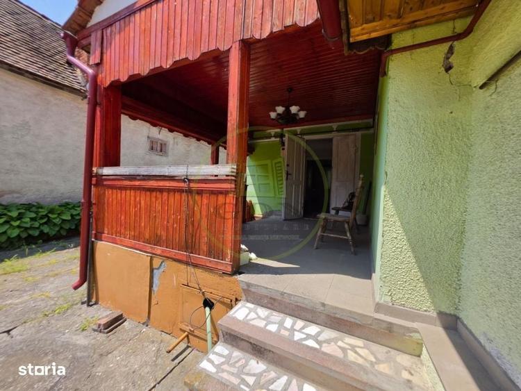 Casă cu 4 camere decomandat în Gura Râului