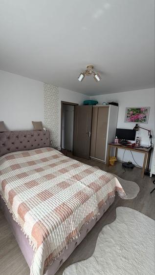 Apartament cu 3 camere decomandat în Sud