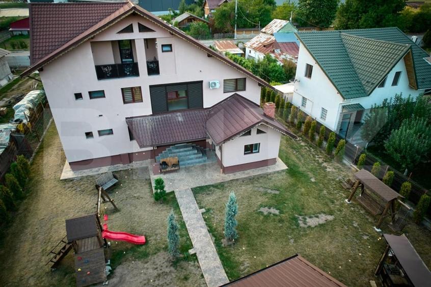 Casă individuală cu 10 camere cu Teren 1250 Mp în Drajna de Jos