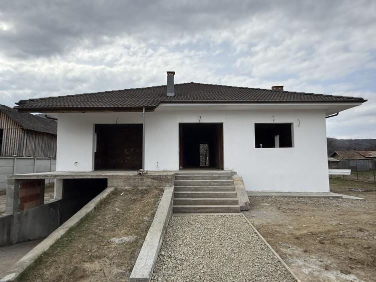 Casă cu 4 camere în Central