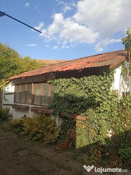 Casă cu 2 camere cu Teren 625 Mp în Central
