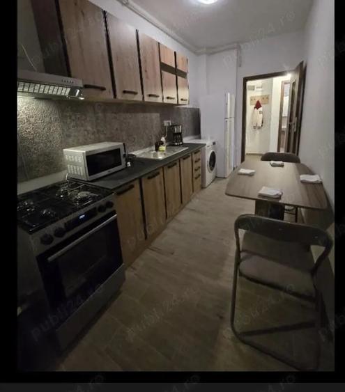 Apartament cu 2 camere decomandat în Roșu