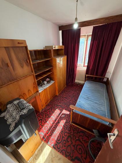 Apartament cu 3 camere nedecomandat în Dacia