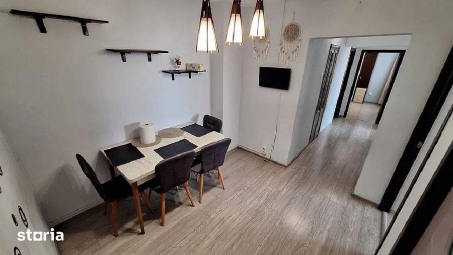 Apartament cu 3 camere decomandat, mobilat în Podu Roș