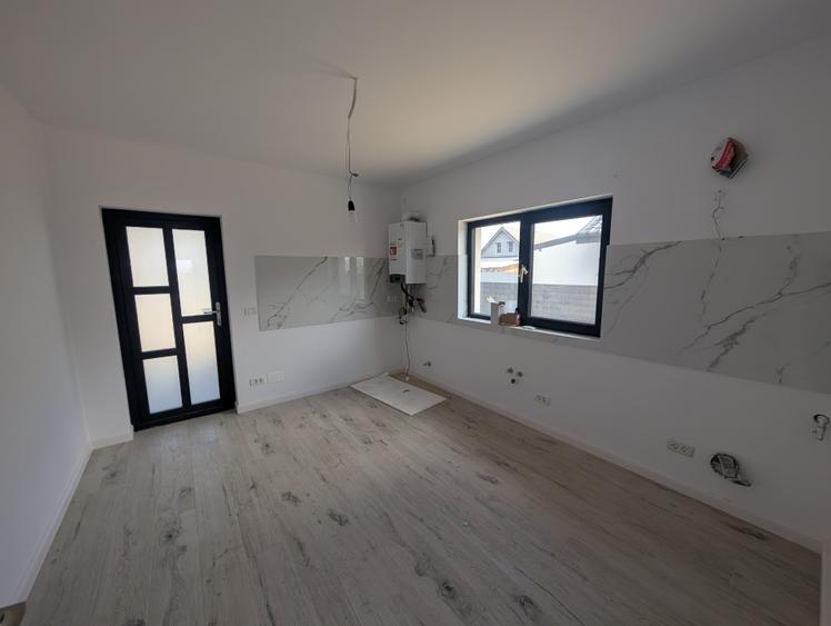 Casă individuală cu 4 camere cu Teren 486 Mp în Nord