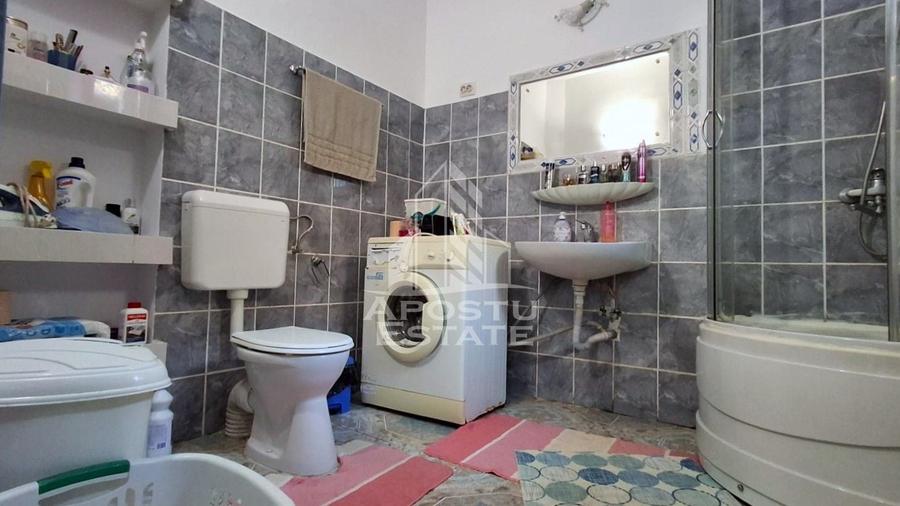 Casă individuală cu 5 camere cu Canalizare în Sud