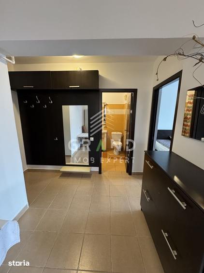 Apartament cu 3 camere, mobilat în Florești