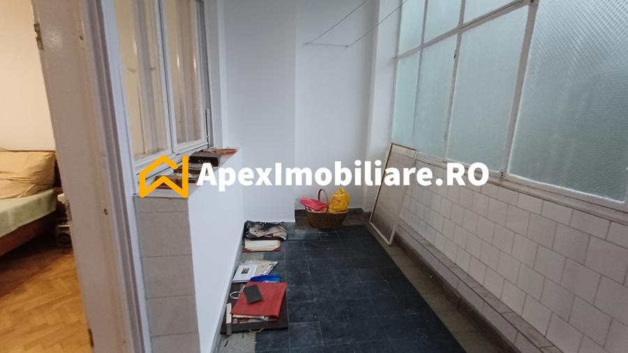 Apartament cu 4 camere circular, mobilat în Gara de Nord