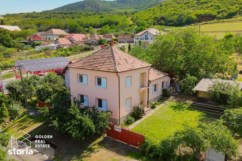 Casă cu 5 camere cu Teren 1878 Mp în Central