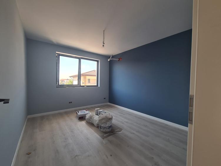 Casă individuală cu 4 camere cu Teren 300 Mp în Odăi