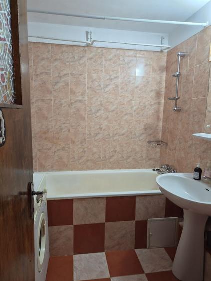 Apartament cu 2 camere decomandat în Crângași