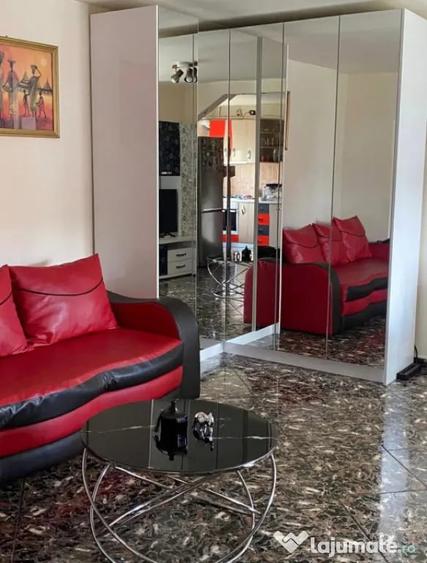 Apartament cu 3 camere decomandat în 1 Mai