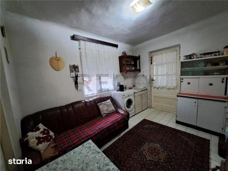 Casă cu 2 camere decomandat cu Teren 257 Mp în Sânmartin