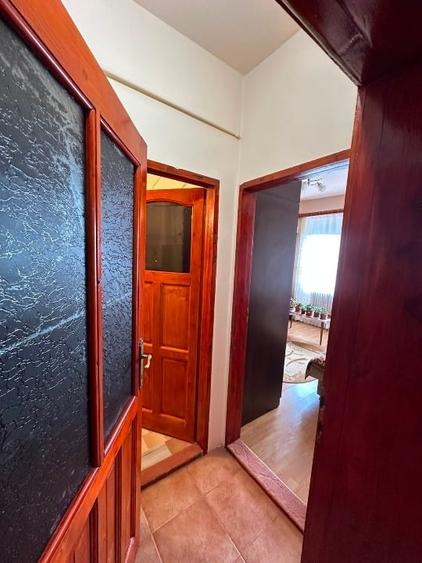 Apartament cu 3 camere decomandat, mobilat în Central