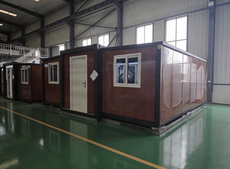 Casă cu 2 camere cu Teren 36 Mp în Vasile Alecsandri