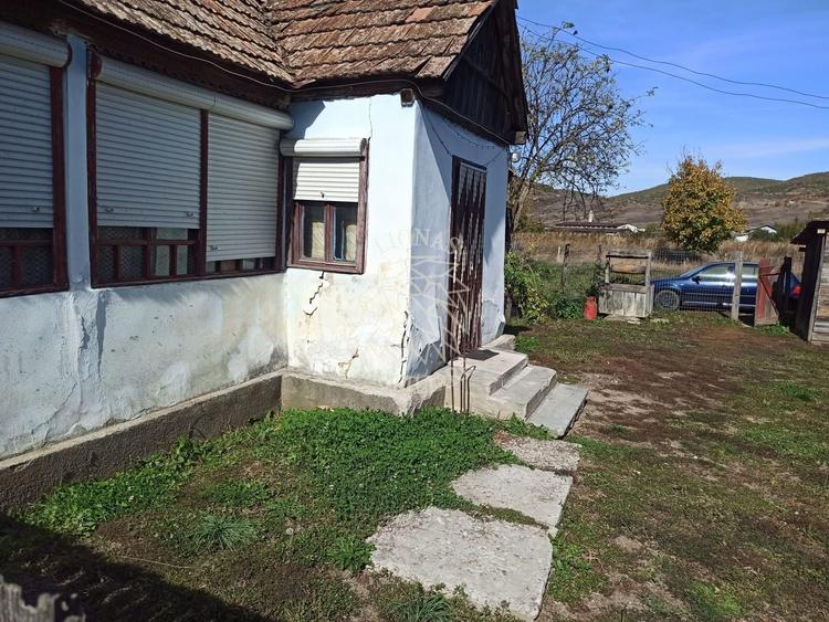 Casă individuală cu 2 camere cu Canalizare în Teaca