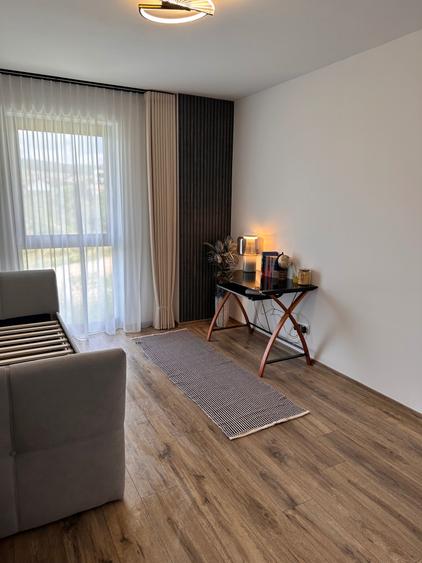 Apartament cu 3 camere decomandat în Cetate