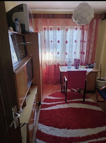 Apartament cu 4 camere decomandat în Central
