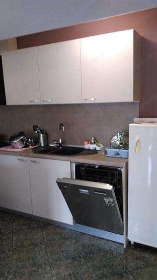 Apartament cu 3 camere decomandat în Dâmbovița