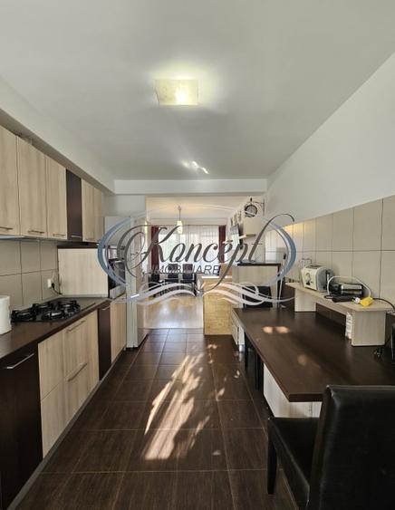 Duplex cu 5 camere cu Canalizare în Florești