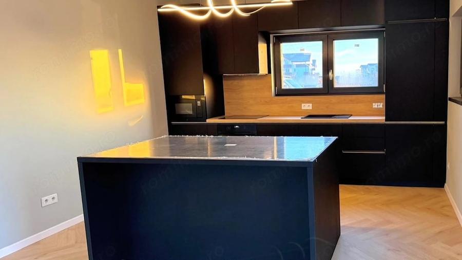 Apartament cu 4 camere decomandat în Central