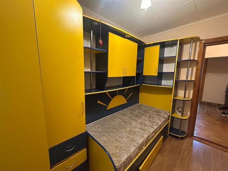 Apartament cu 3 camere decomandat, mobilat în Burdujeni