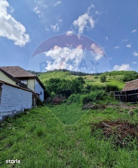 Casă cu 4 camere cu Teren 1694 Mp în Biertan