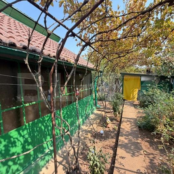 Casă cu 3 camere cu Teren 1700 Mp în Central