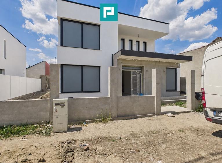 Casă individuală cu 4 camere cu Teren 464 Mp în Pârneava