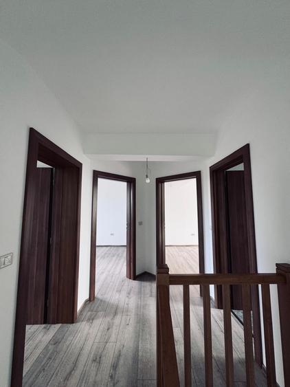 Duplex cu 5 camere cu Teren 400 Mp în Chișoda