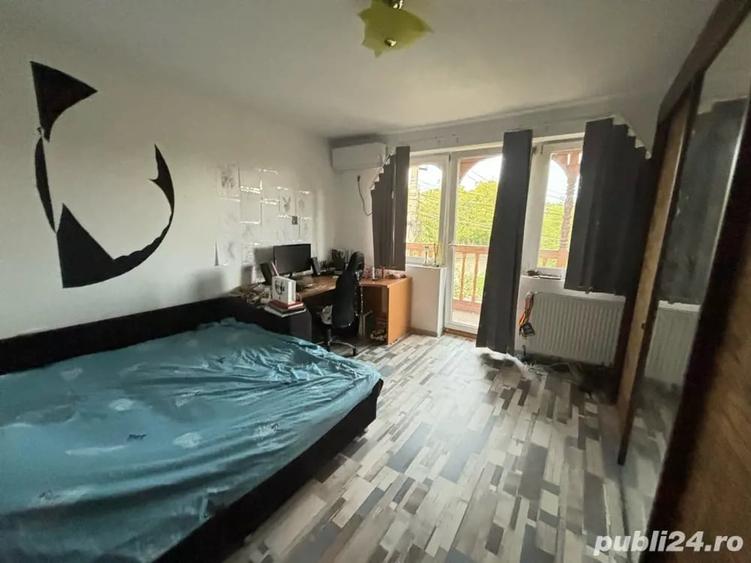 Casă cu 6 camere cu Teren 10000 Mp în Mehala