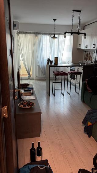 Apartament cu 2 camere semidecomandat în Central