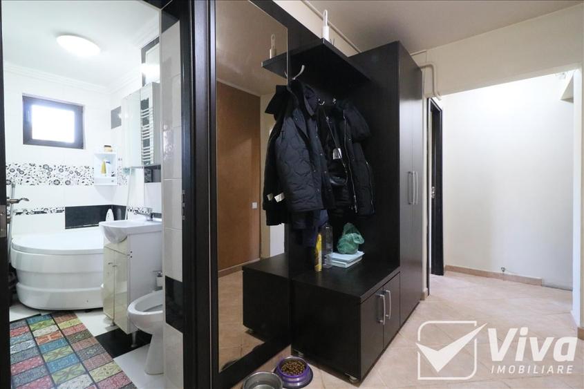 Apartament cu 3 camere semidecomandat în Alexandru cel Bun