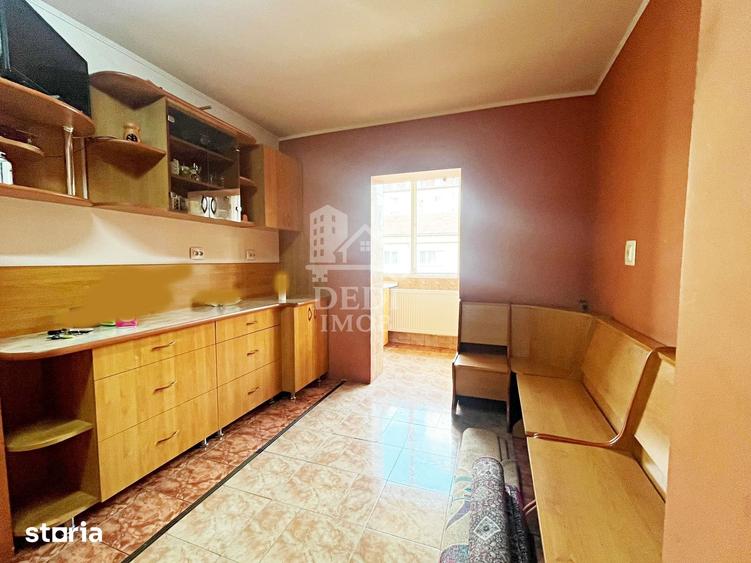 Apartament cu 3 camere decomandat în Orașul Nou