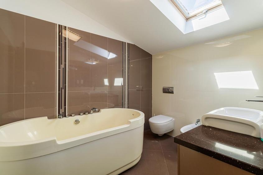 Apartament cu 4 camere decomandat în Kiseleff