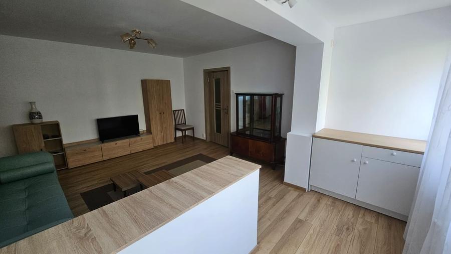 Apartament cu 3 camere semidecomandat, mobilat în Lujerului