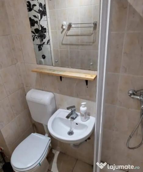 Garsonieră decomandată în Gruia
