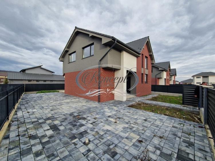 Casă cu 4 camere cu Teren 450 Mp în Jucu