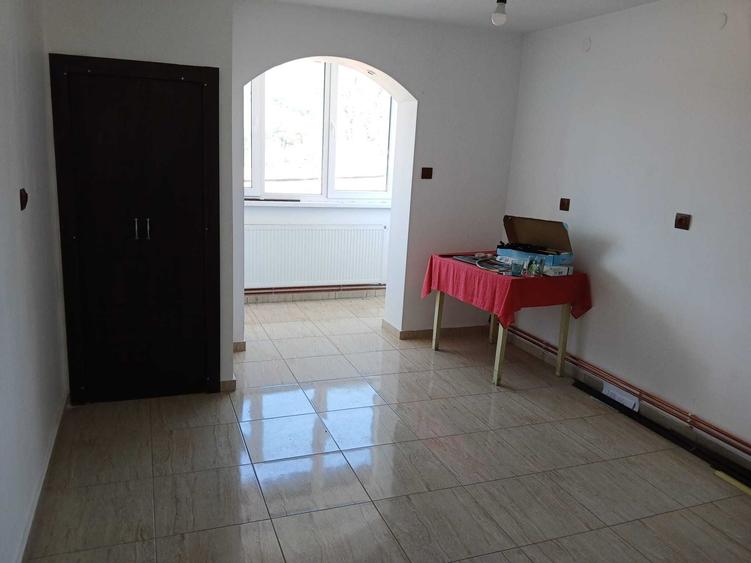 Apartament cu 2 camere decomandat în Malnaș