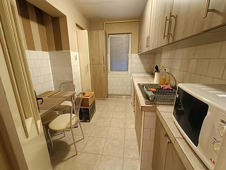 Apartament cu 4 camere decomandat în Dacia