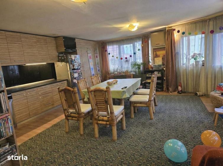 Casă cu 4 camere în Apărătorii Patriei