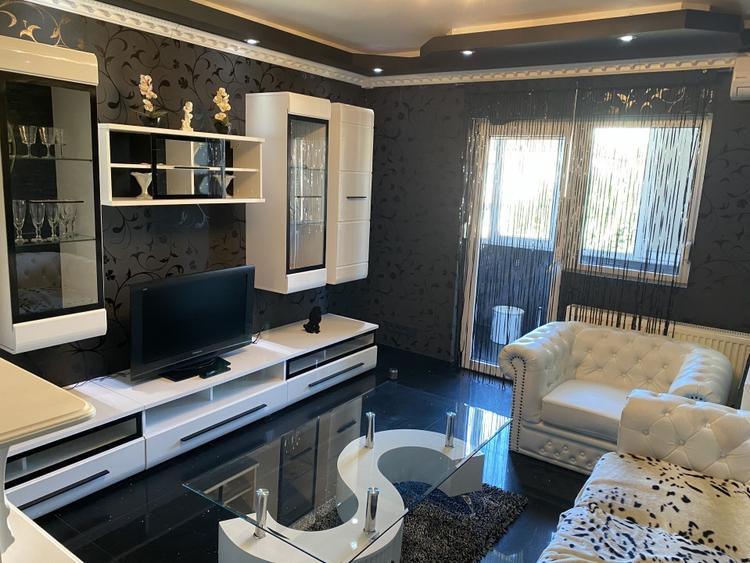 ap 2 camere de lux extravagant strand str bihorului - 1