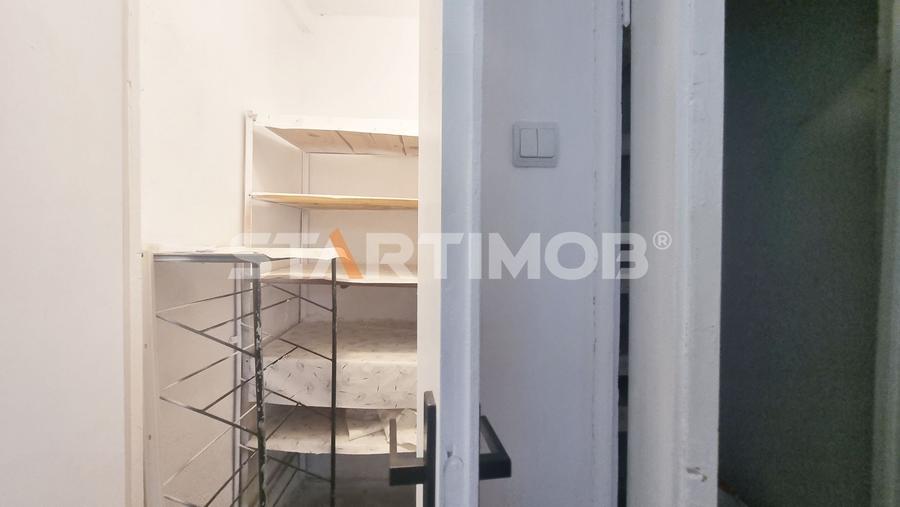Apartament cu 3 camere decomandat, mobilat în Vlahuță