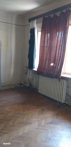 Casă cu 3 camere cu Teren 514 Mp în Central
