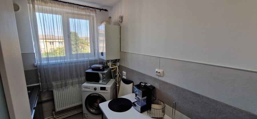 Apartament cu 2 camere decomandat, mobilat în Exterior Est