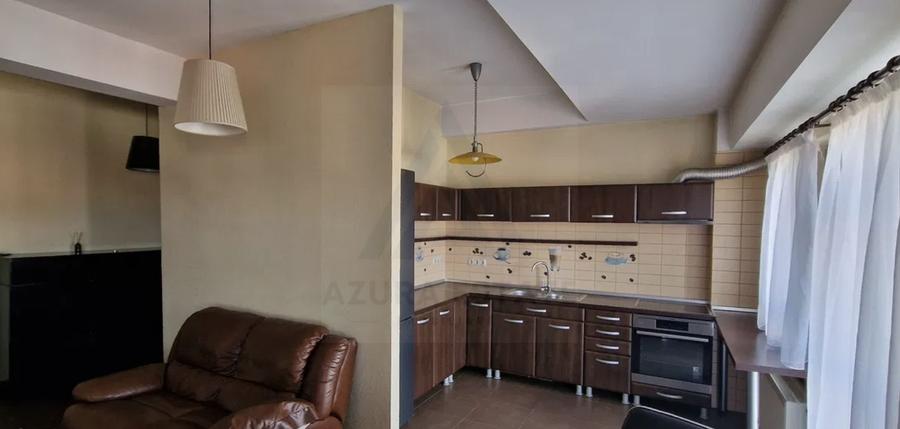 Apartament cu 3 camere decomandat, mobilat în Calea Dumbrăvii