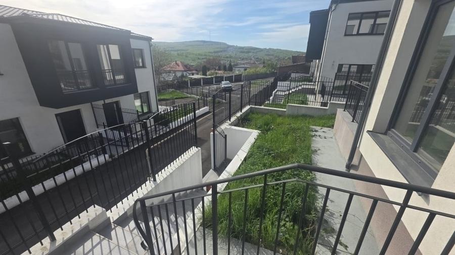 Casă individuală cu 3 camere cu Teren 190 Mp în Central