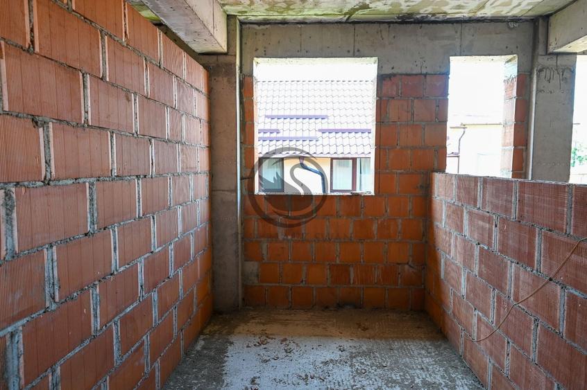 Casă individuală cu 5 camere cu Canalizare în Central